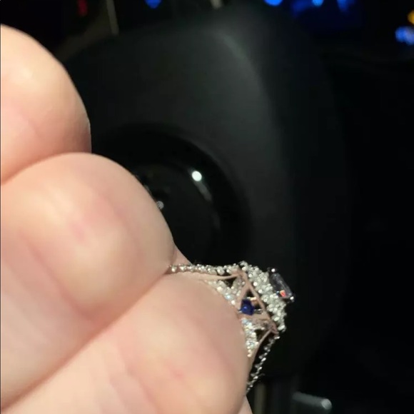 Sterling Silver Ring - Picture 8 of 9